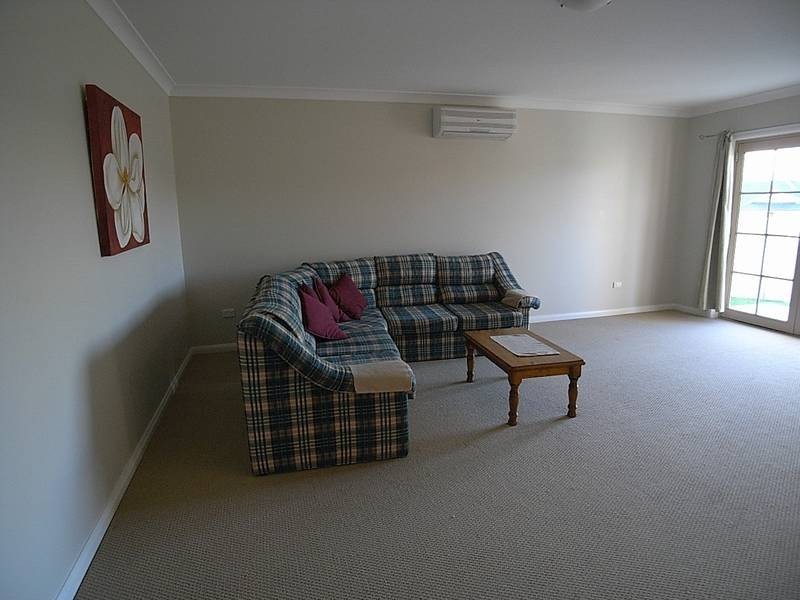 1/4 Silky Oaks Estate, Muswellbrook NSW 2333