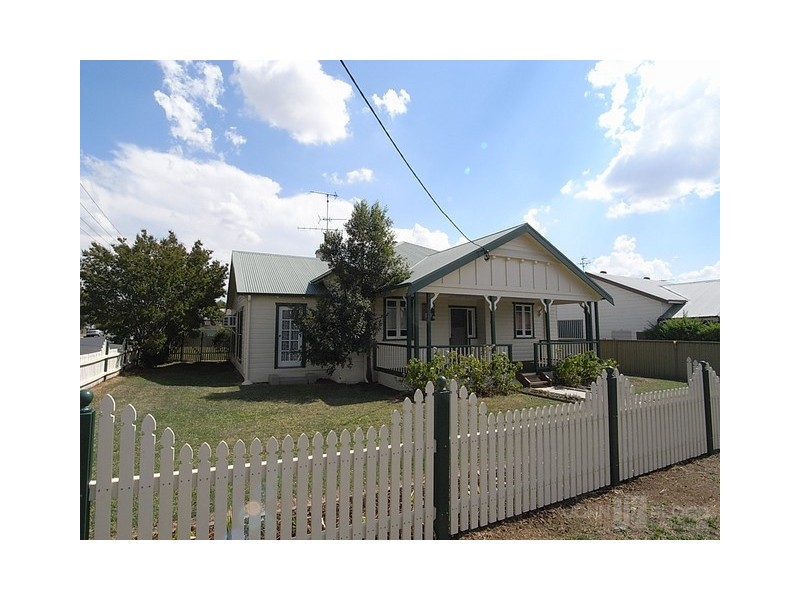 15 Skellatar Street, Muswellbrook NSW 2333