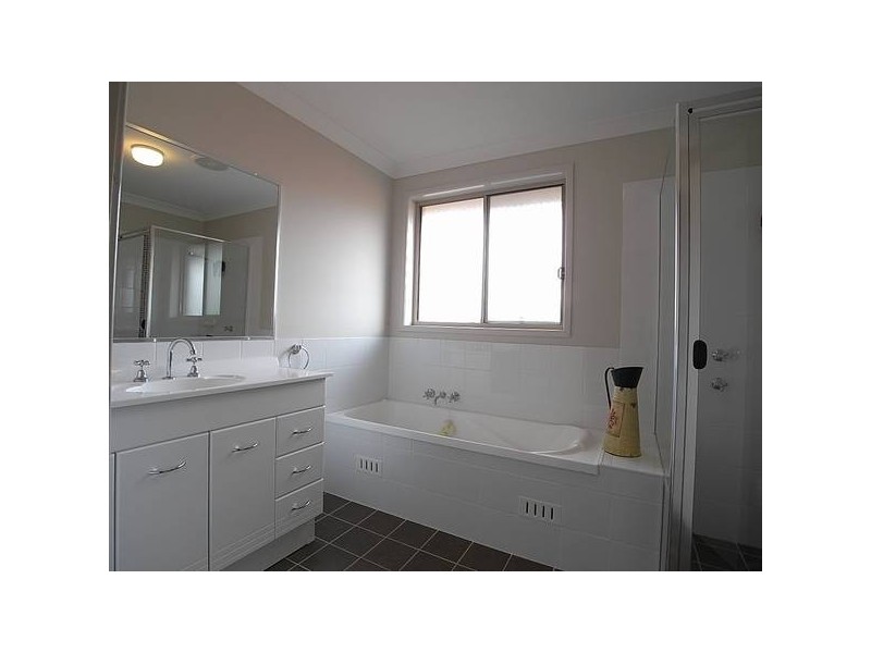 33 Bloodwood Road, Muswellbrook NSW 2333