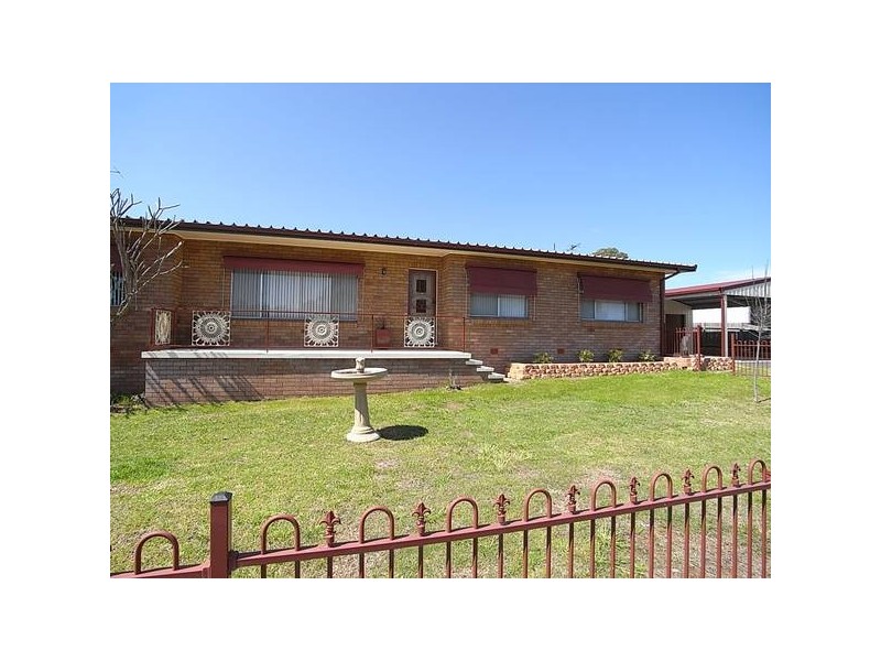 15 Perth Street, Aberdeen NSW 2336