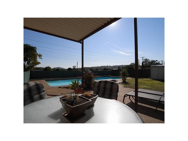 15 Perth Street, Aberdeen NSW 2336