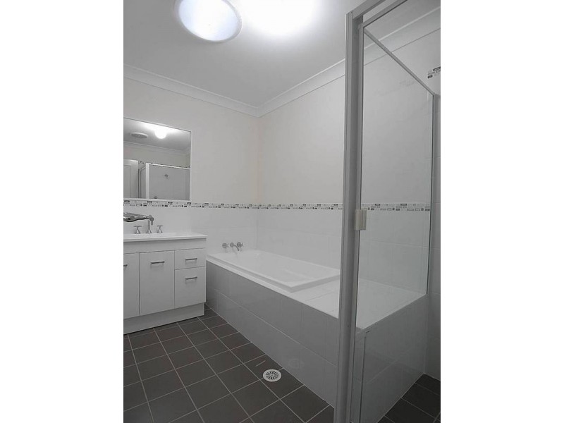 2/21 Bimbadeen Drive, Muswellbrook NSW 2333