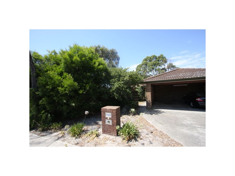 14 LUCAS CRESCENT, Seaford VIC 3198