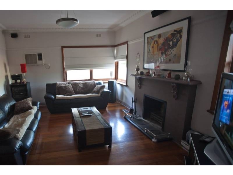 25 Cummins Rd, Brighton East VIC 3187