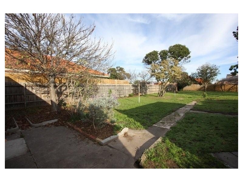 13 Rose St, Bentleigh VIC 3204