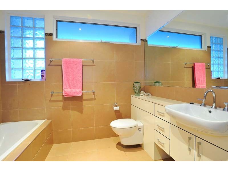 104 Glencairn Av, Brighton East VIC 3187
