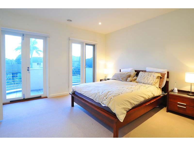 104 Glencairn Av, Brighton East VIC 3187