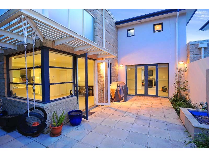 104 Glencairn Av, Brighton East VIC 3187