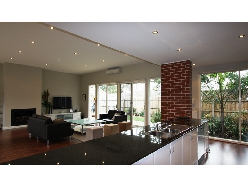 87 Teddington Rd, Hampton VIC 3188