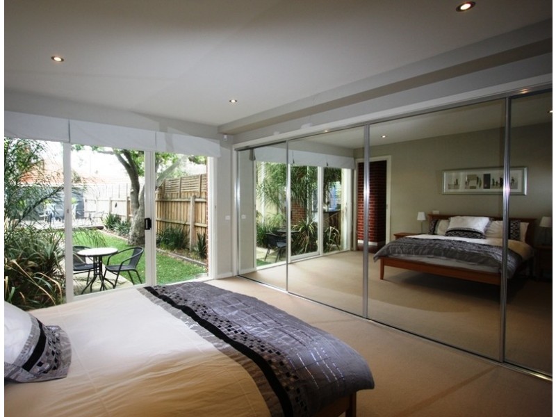 87 Teddington Rd, Hampton VIC 3188