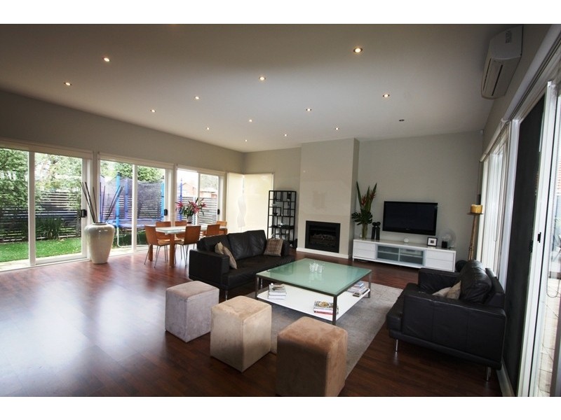 87 Teddington Rd, Hampton VIC 3188