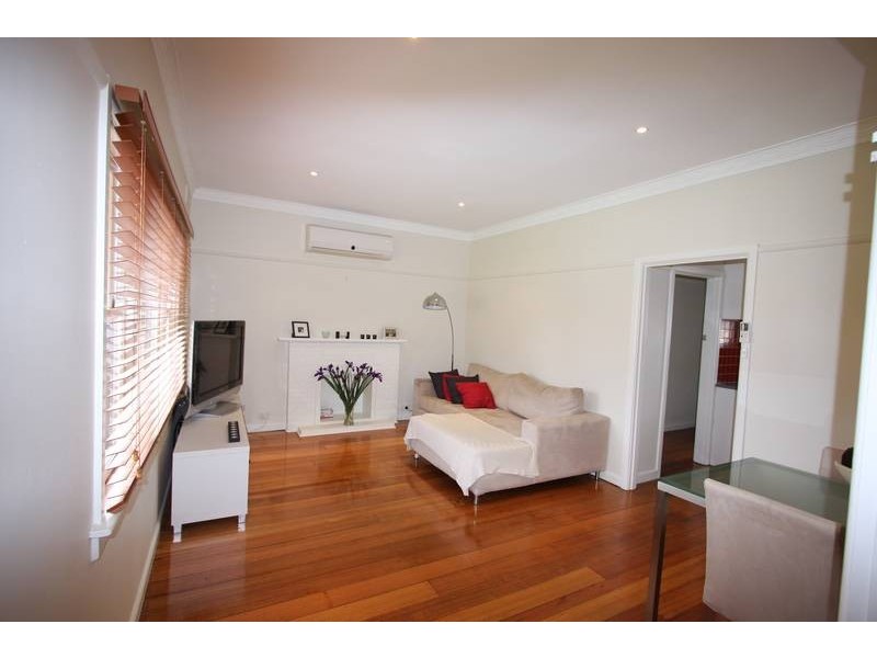 61 Parkmore Rd, Bentleigh East VIC 3165