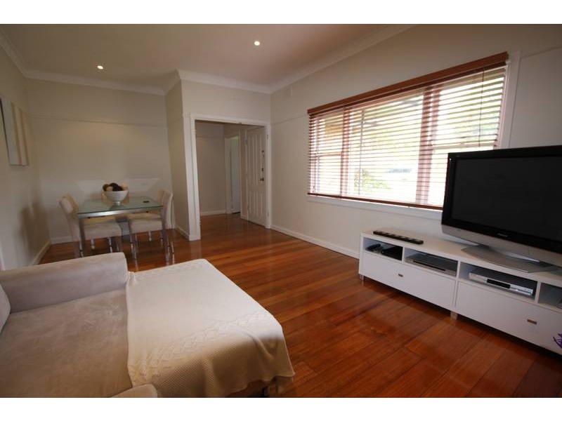 61 Parkmore Rd, Bentleigh East VIC 3165