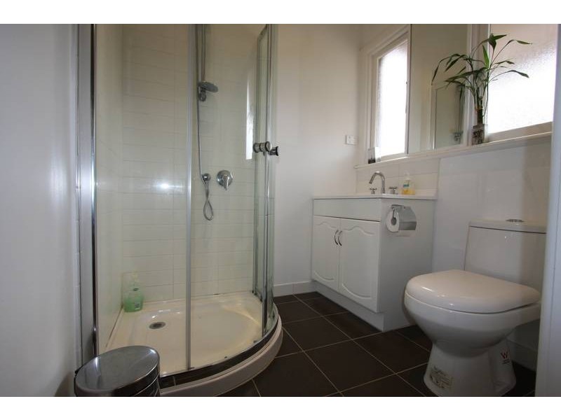 61 Parkmore Rd, Bentleigh East VIC 3165