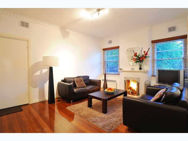 1/7 Robertson Avenue, St Kilda VIC 3182