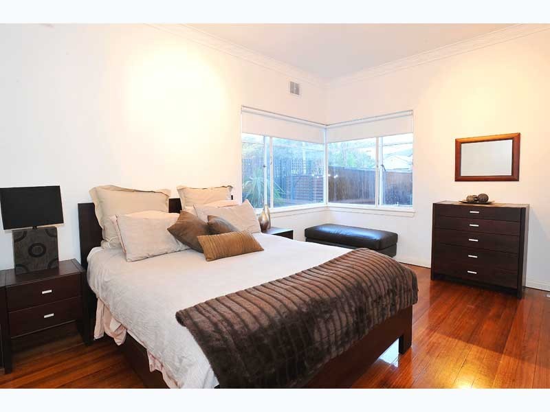 1/7 Robertson Avenue, St Kilda VIC 3182