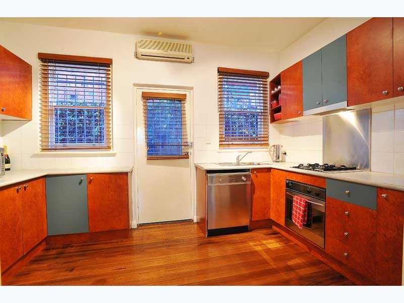 1/7 Robertson Avenue, St Kilda VIC 3182