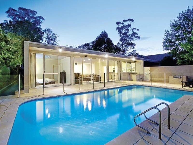 2 Ballara Crt, Brighton VIC 3186