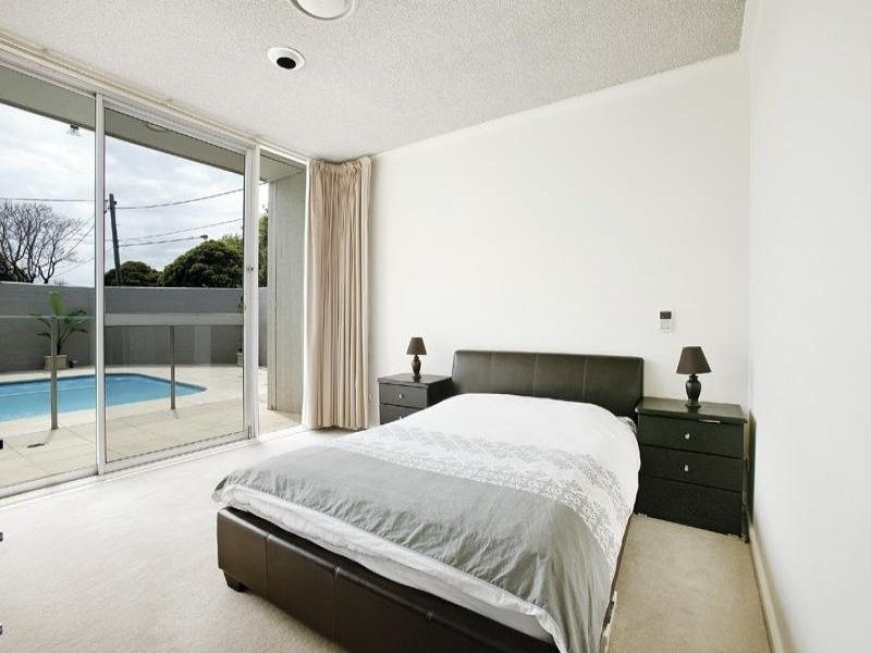 2 Ballara Crt, Brighton VIC 3186