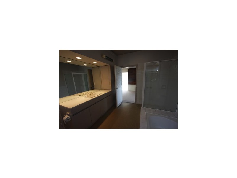 2 Ballara Court, Brighton VIC 3186