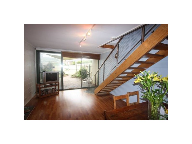 1/10 HIGH STREET, Mordialloc VIC 3195