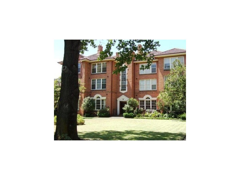 1/18 Queens Road, Melbourne VIC 3000
