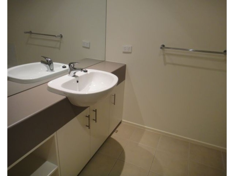 702/72 Altona Street, Kensington VIC 3031