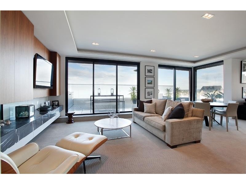 3.02/140 Gipps Street, East Melbourne VIC 3002