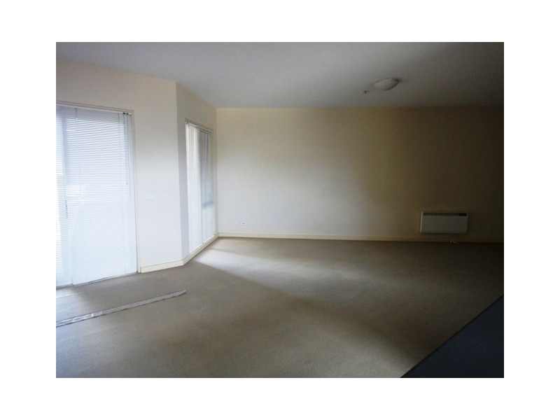 21/1 Gatehouse Drive, Kensington VIC 3031