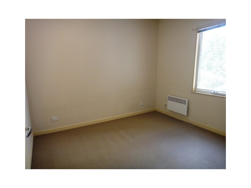 21/1 Gatehouse Drive, Kensington VIC 3031