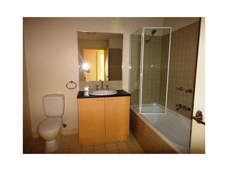 21/1 Gatehouse Drive, Kensington VIC 3031