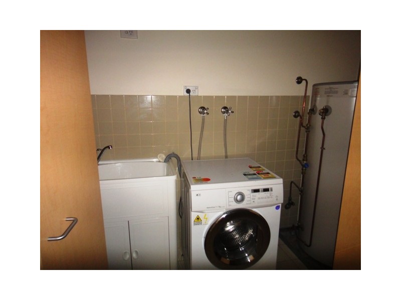 21/1 Gatehouse Drive, Kensington VIC 3031