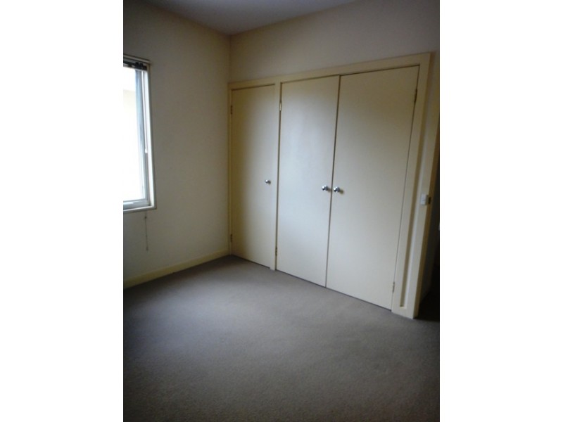 21/1 Gatehouse Drive, Kensington VIC 3031