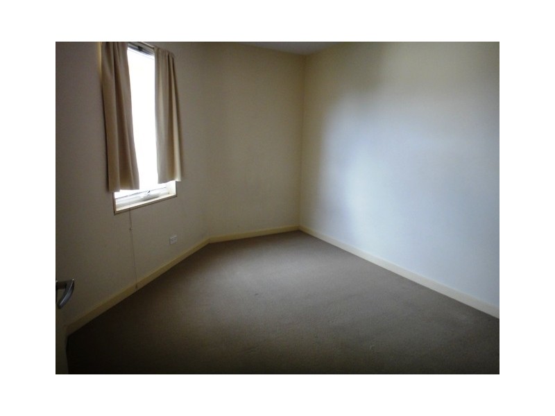 21/1 Gatehouse Drive, Kensington VIC 3031