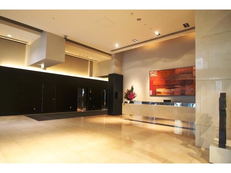 2008/1 Freshwater Place, Southbank VIC 3006