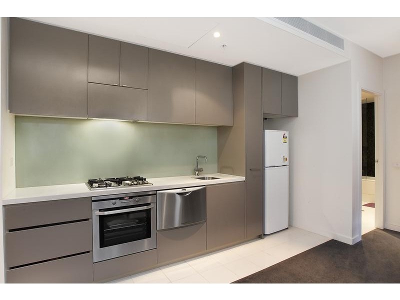 909/55 Queens Road, Melbourne VIC 3004