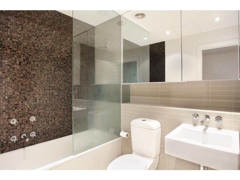 112/55 Queens Road, Melbourne VIC 3000