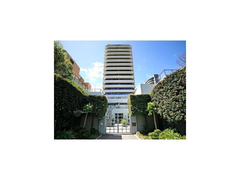 2B/29 Queens Rd, Melbourne VIC 3004