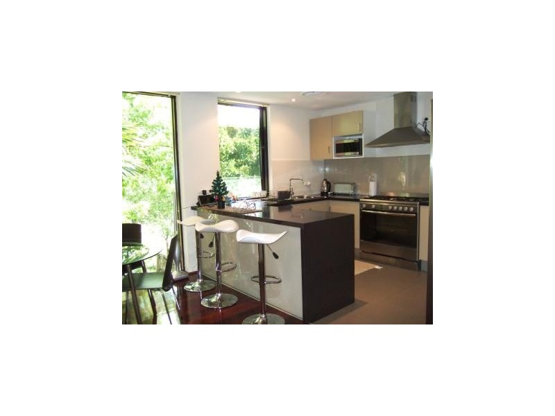 2B/29 Queens Rd, Melbourne VIC 3004