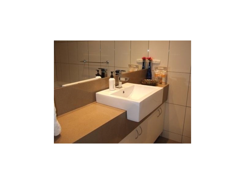 2B/29 Queens Rd, Melbourne VIC 3004