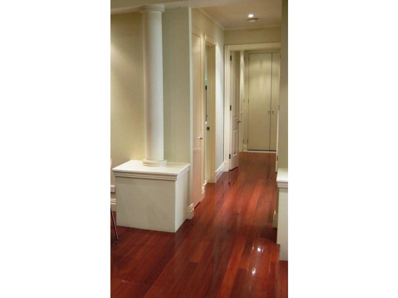 3B/5 Mill Place, Melbourne VIC 3000