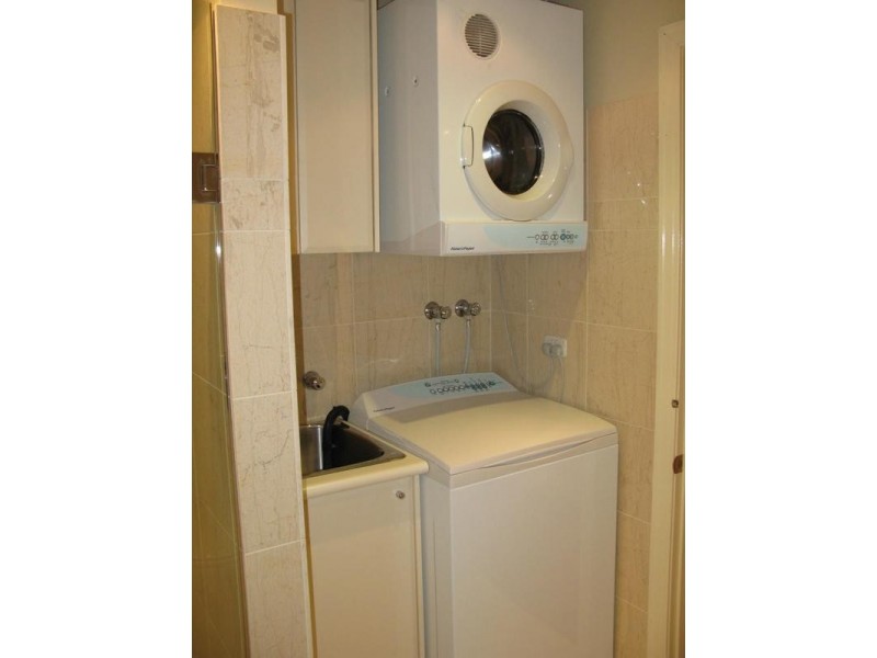 3B/5 Mill Place, Melbourne VIC 3000