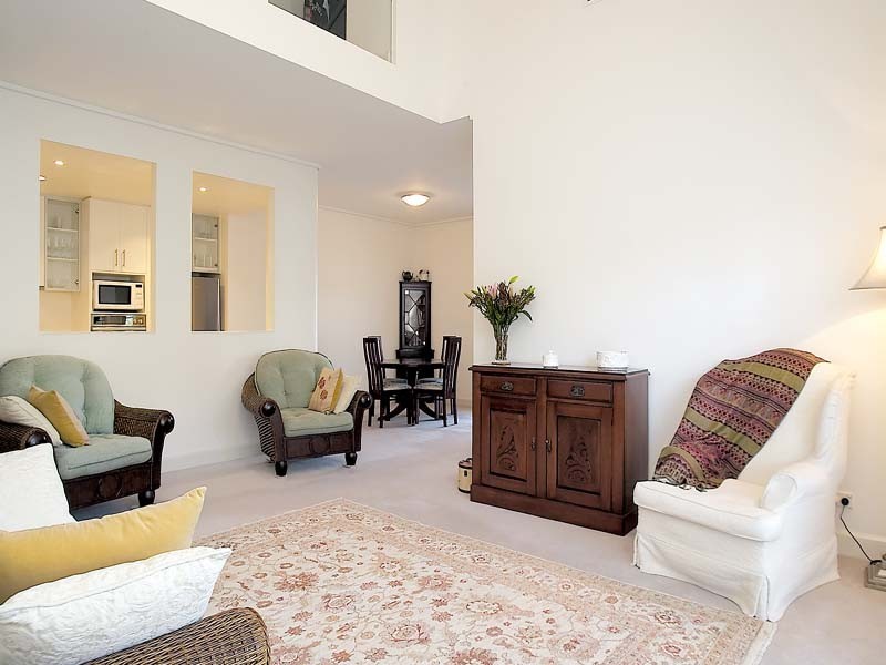 34/201 Wellington Parade South, East Melbourne VIC 3002