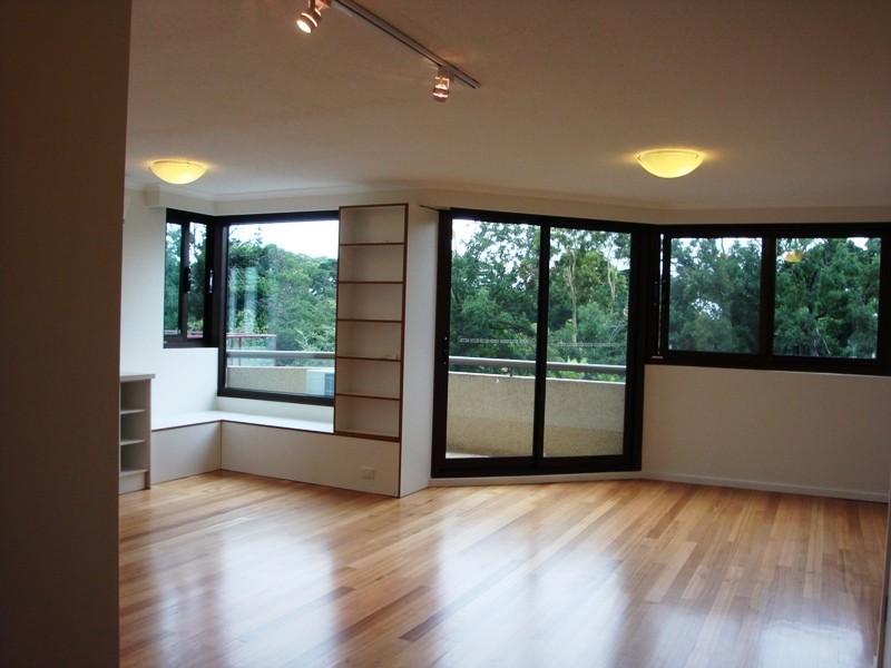 16/27 Queens Road, Melbourne VIC 3000