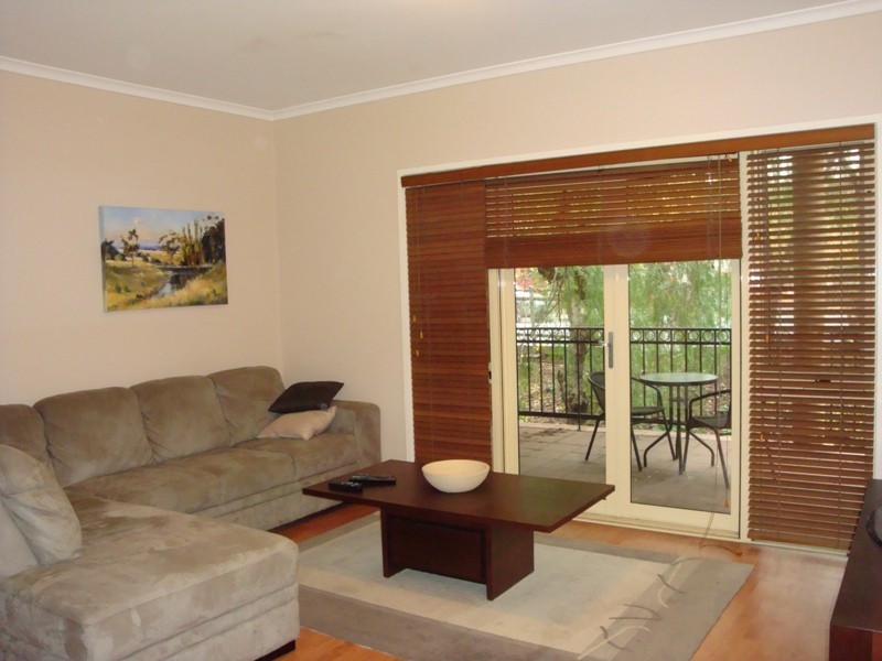 21/18 Mawbey Street, Kensington VIC 3031