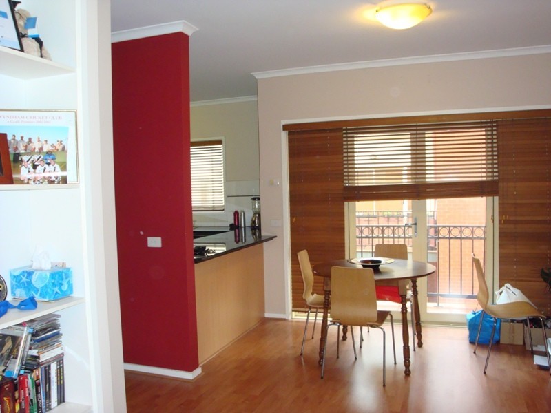 21/18 Mawbey Street, Kensington VIC 3031