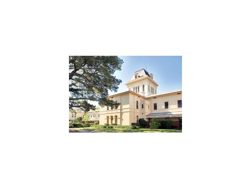 18 Wiltshire Drive, Kew VIC 3101