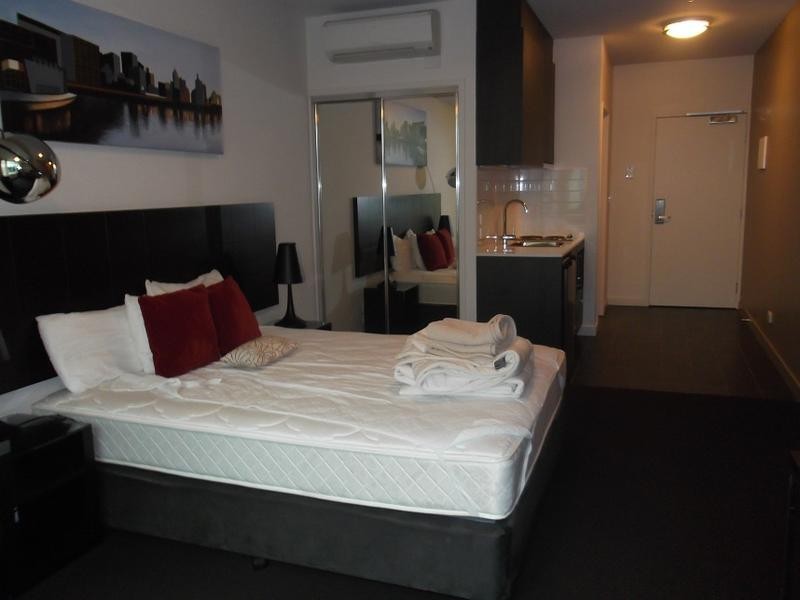 1034/43 Therry Street, Carlton VIC 3053