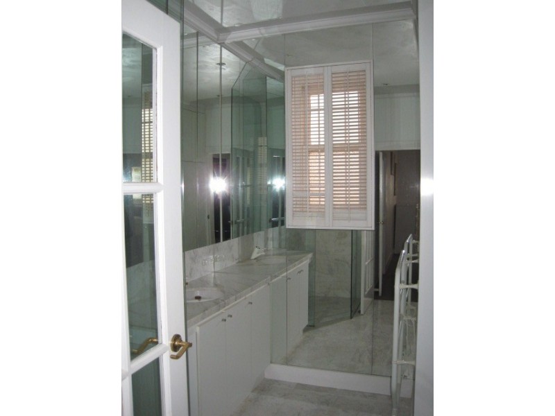 2/100 Hotham Street, East Melbourne VIC 3002