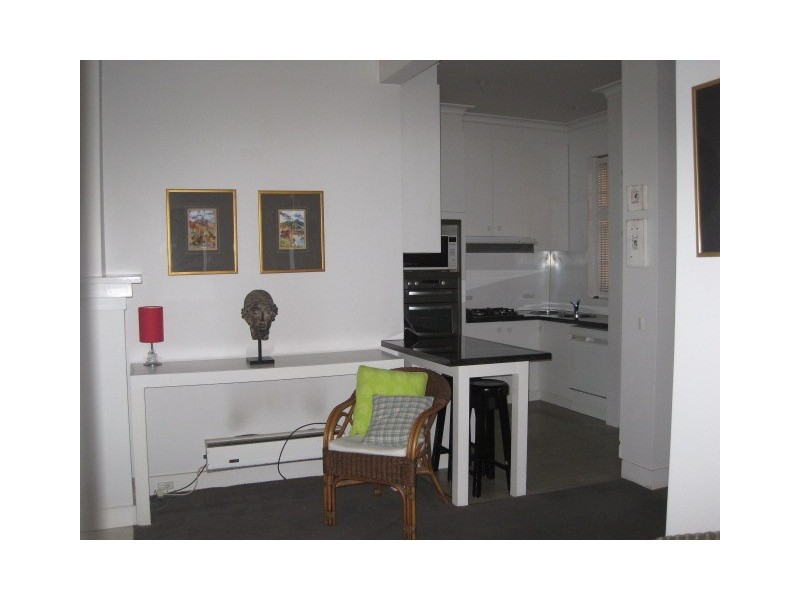 2/100 Hotham Street, East Melbourne VIC 3002